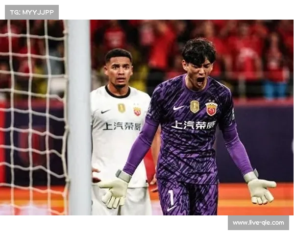 海港队防线连遭考验 连续16场失球为争冠之路敲响警钟 海港队防线连遭考验 连续16场失球为争冠之路敲响警钟